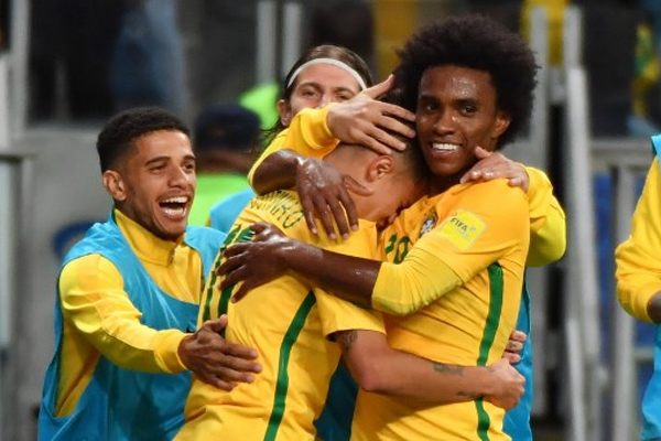 حسم المنتخب البرازيلي صدارة مجموعة اميركا الجنوبية في التصفيات المؤهلة الى مونديال روسيا 2018 بعدما حقق فوزه التاسع تواليا 