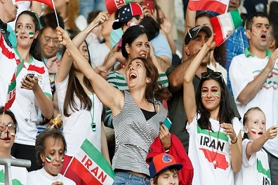 الإيرانيات وحضور مباريات كرة القدم: فرحة لم تكتمل