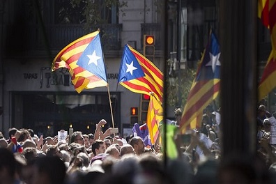 استفتاء كاتالونيا: برشلونة يدين أي عمل يعيق 