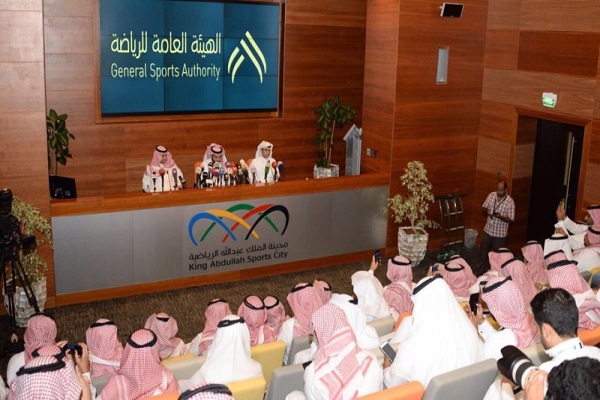 جانب من المؤتمر الصحفي الذي عقده تركي آل الشيخ رئيس الهيئة العامة للرياضة في السعودية