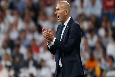 زيدان يؤكد حسم اتفاقه على تجديد عقده مع ريال مدريد
