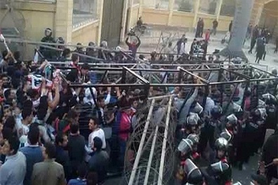 السجن لمتهمين في تدافع دام خلال مباراة لكرة القدم في مصر