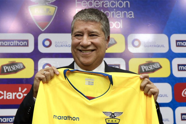 أعلن الاتحاد الاكوادوري لكرة القدم أنه عين المدرب الكولومبي هرنان داريو 