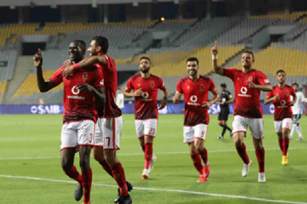 الأهلي يستعيد صدارة الدوري المصري برغم تعادله