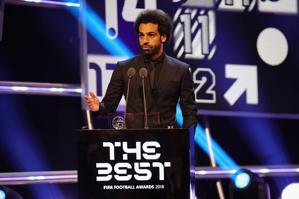 محمد صلاح أول لاعب عربي وإفريقي يتوج بجائزة بوشكاش 