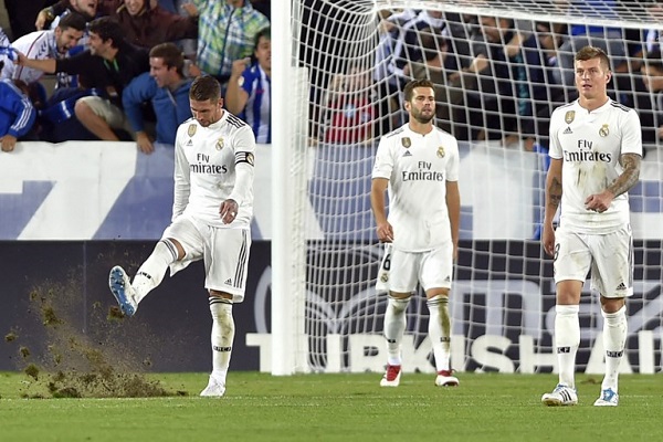 ريال مدريد يسقط أمام ألافيس في مباراة رابعة دون أهداف	