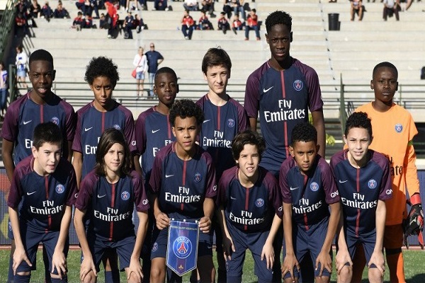 باريس سان جرمان يحقق في تصنيفات عرقية للاعبين الشبان