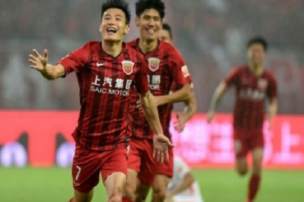 شنغهاي يحرز لقبه الأول وينهي احتكار غوانغجو في الدوري الصيني
