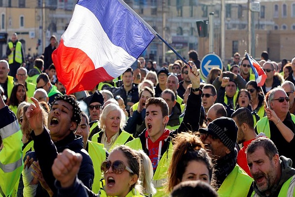 تأجيل 4 مباريات بالدوري الفرنسي بسبب احتجاجات اصحاب 