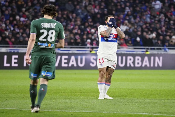 ليون يواصل نزيف النقاط في الدوري الفرنسي
