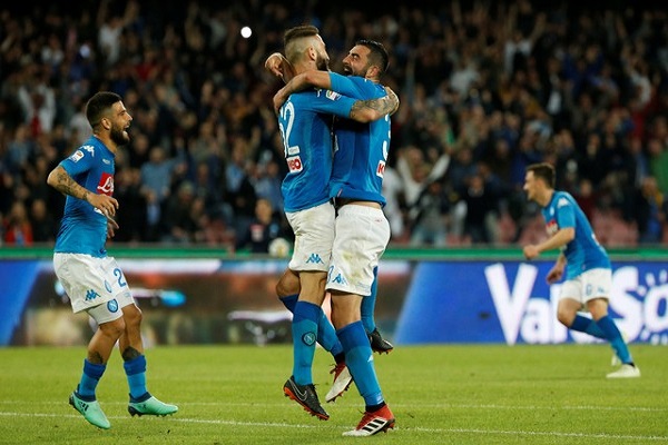  نابولي يقلص الفارق عن يوفنتوس إلى 4 نقاط في الكالتشيو