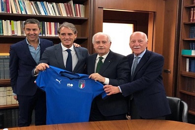 مانشيني يعين رسميا لمواجهة مهمة إعادة بناء المنتخب الايطالي