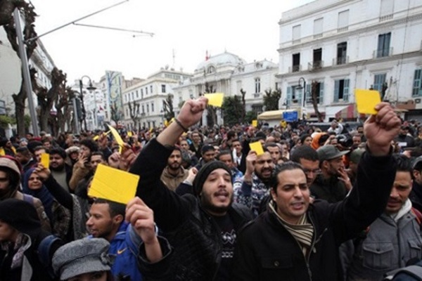 احتجاجات في شوارع قفصة التونسية احتجاجا على التحكيم