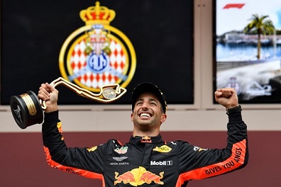 الأسترالي ريكياردو يفوز بسباق جائزة موناكو الكبرى