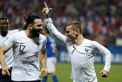 فرنسا تهزم إيطاليا بثلاثية في مباراة ودية