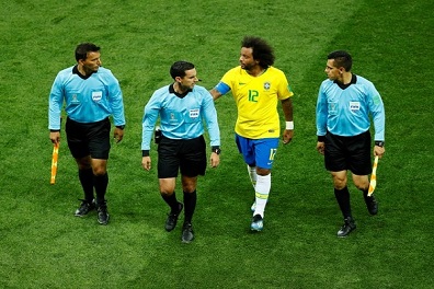 البرازيل تشكو رسميًا حكم مباراة سويسرا