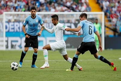 الأوروغواي تهزم السعودية وتتأهل مع روسيا إلى ثمن النهائي