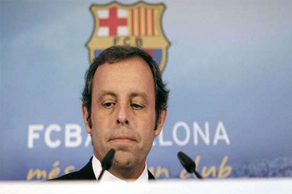رئيس برشلونة السابق ساندرو روسل يمثل أمام القضاء بتهمة غسيل الأموال