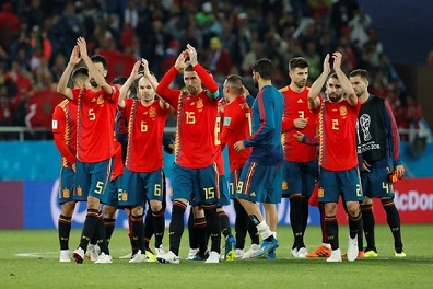 إسبانيا تلاقي المضيف والأوروغواي البرتغال في ثمن النهائي