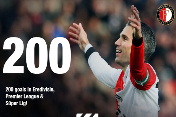 رفع المهاجم الهولندي المخضرم روبن فان بيرسي رصيده إلى 200 هدف في كافة الدوريات الأوروبية