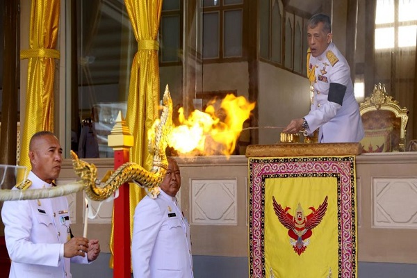  مراسم حرق جثمان التايلاندي فيتشاي سريفادانابرابا مالك نادي ليستر سيتي الإنكليزي