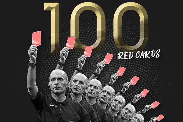 مايك دين تصدر الحكام الإنكليز الأكثر منحاً للبطاقات الملونة في بطولة الدوري الإنكليزي