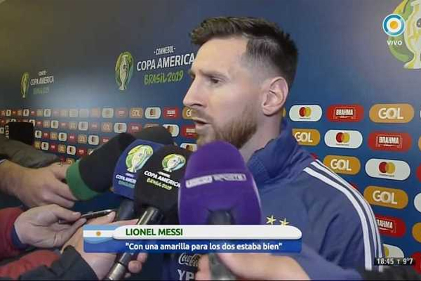 جدد نجم برشلونة الإسباني ليونيل ميسي هجومه على اتحاد أميركا الجنوبية لكرة القدم 