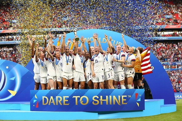  الولايات المتحدة تحرز لقبها الرابع وتؤكد سيطرتها على الكرة النسائية