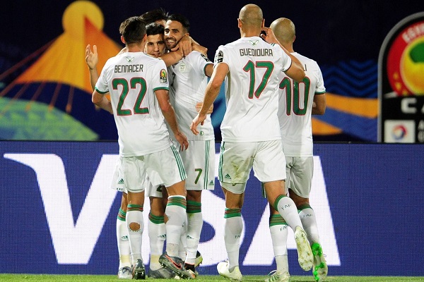 الجزائر تهزم غينيا وتبلغ ربع النهائي