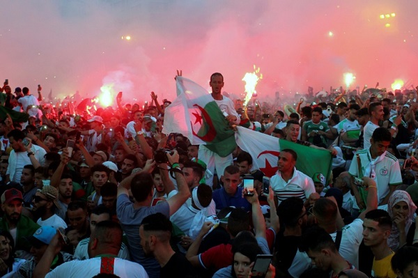  فرحة عارمة في الجزائر بعد اللقب القاري الثاني