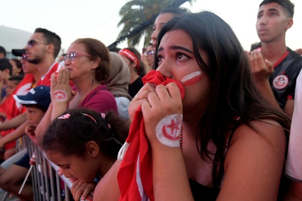 رد فعل مشجعين تونسيين على الخسارة أمام السنغال في أمم إفريقيا