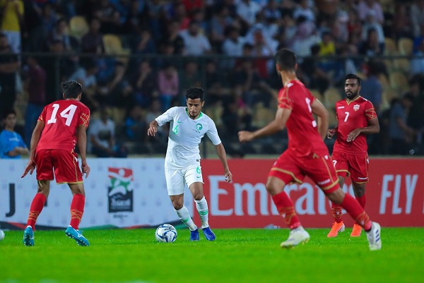 السعودية تتعثر مجددا بالتعادل مع البحرين في بطولة غرب آسيا