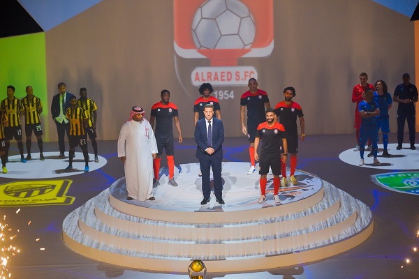 الأندية السعودية تكشف عن أطقمها للموسم الجديد في حفل تدشين الدوري 