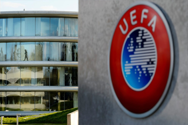 أعلن الاتحاد الاوروبي لكرة القدم (ويفا) الجمعة أن سقف سعر تذاكر الجماهير الزائرة سيبلغ 70 يورو