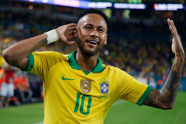 نيمار يمنح البرازيل تعادلا وديا ضد كولومبيا في مباراة العودة