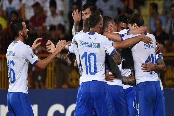إيطاليا تعود بفوز ثمين من أرمينيا وتقترب من النهائيات