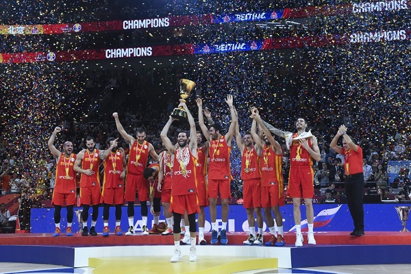 إسبانيا تهزم الأرجنتين وتتوج بلقب مونديال السلة للمرة الثانية