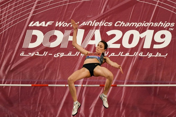 الروسية ماريا لاستسكيني خلال مشاركتها في تصفيات مسابقة الوثب العالي ضمن بطولة العالم لالعاب القوى