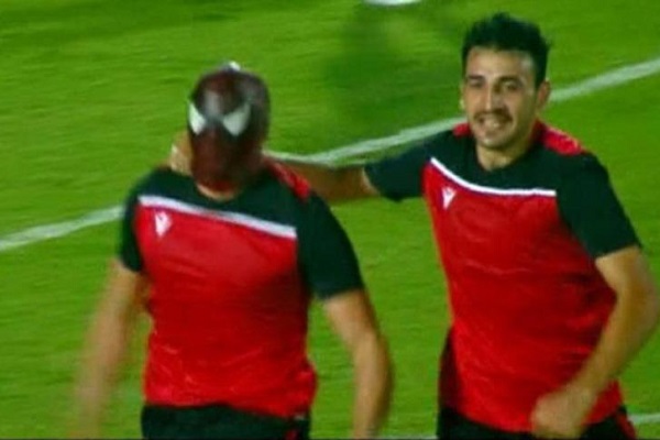 احتفال لاعب الطلائع على طريقة سبايدرمان تثير الجدل في مصر
