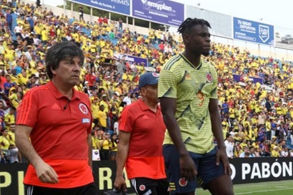  إصابة دوفان زاباتا هداف الفريق مع منتخب كولومبيا