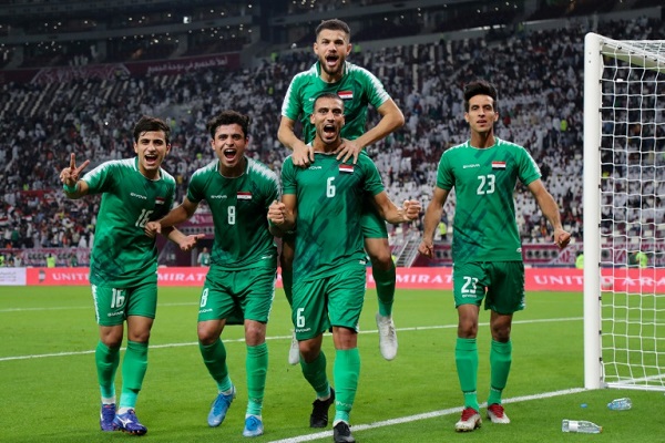 فوز تاريخي للعراق على الإمارات يقربه من نصف النهائي