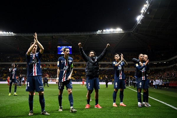  لاعبو باريس سان جرمان يحتفلون بالتأهل للدور ربع النهائي