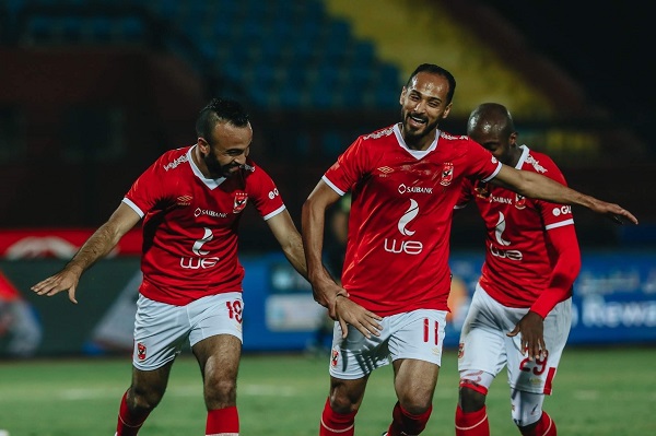 الأهلي يبتعد في الصدارة بفوز عاشر تواليا