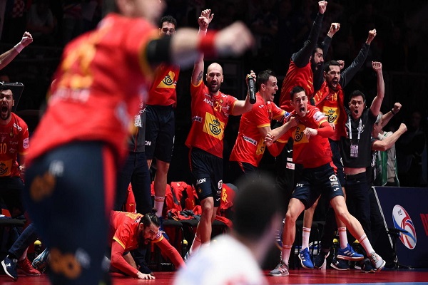 إسبانيا تحتفظ بلقب بطولة أوروبا لكرة اليد وتتأهل إلى أولمبياد طوكيو