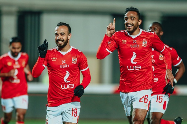الأهلي يبتعد في الدوري المصري بالفوز الـ14