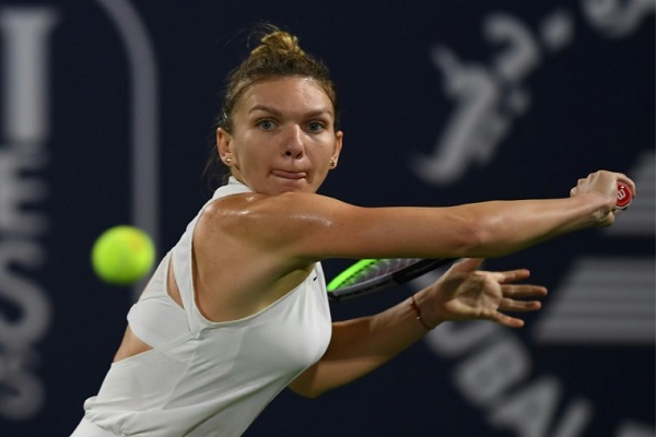 هاليب إلى نصف نهائي دورة دبي