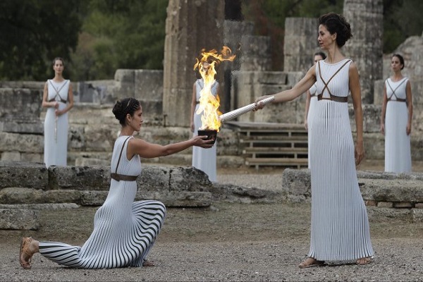 مراسم إيقاد الشعلة الأولمبية في أثينا بدون جمهور بسبب كورونا