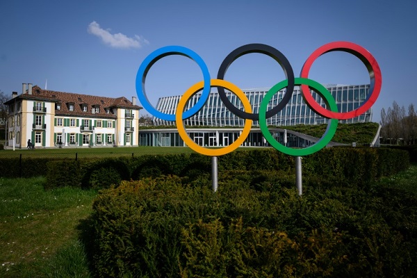 الدوائر الاولمبية في حديقة المقر الرئيسي للجنة الاولمبية الدولية في لوزان. 21 اذار/مارس 2020