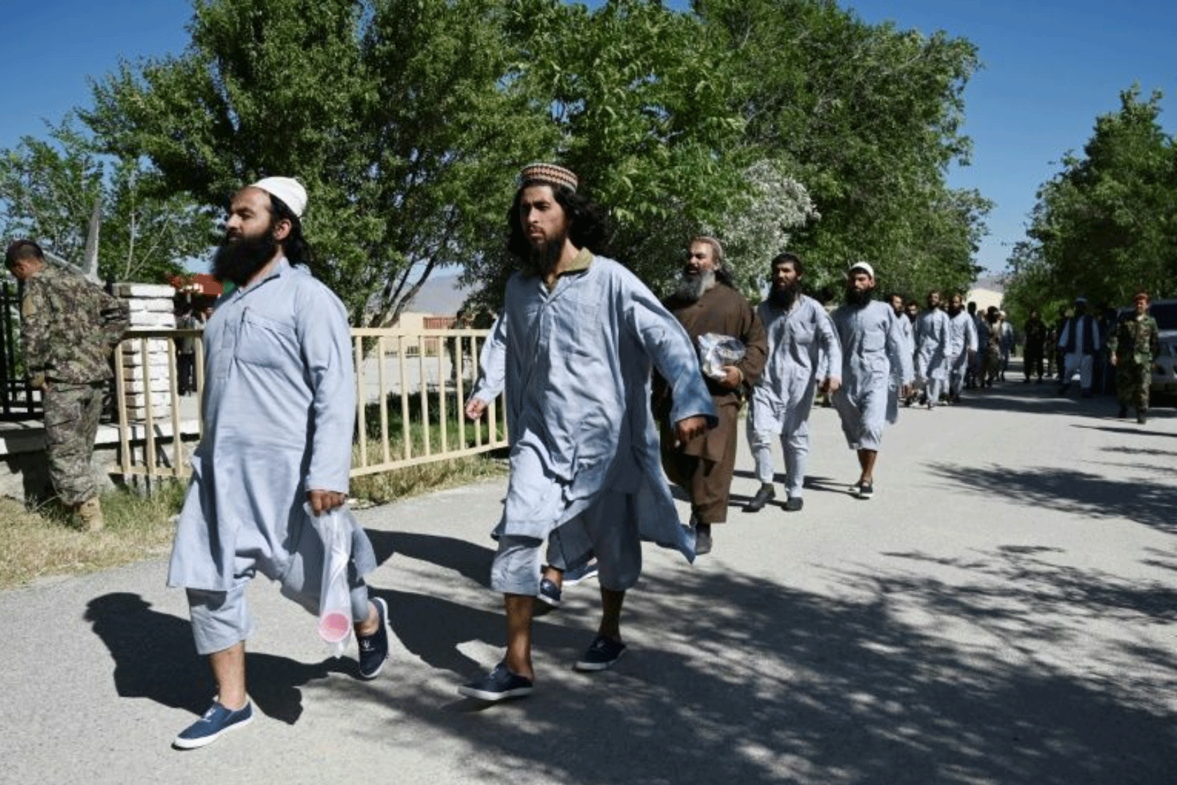 أعلن الرئيس أشرف غني أن محادثات السلام مع طالبان قد تبدأ 