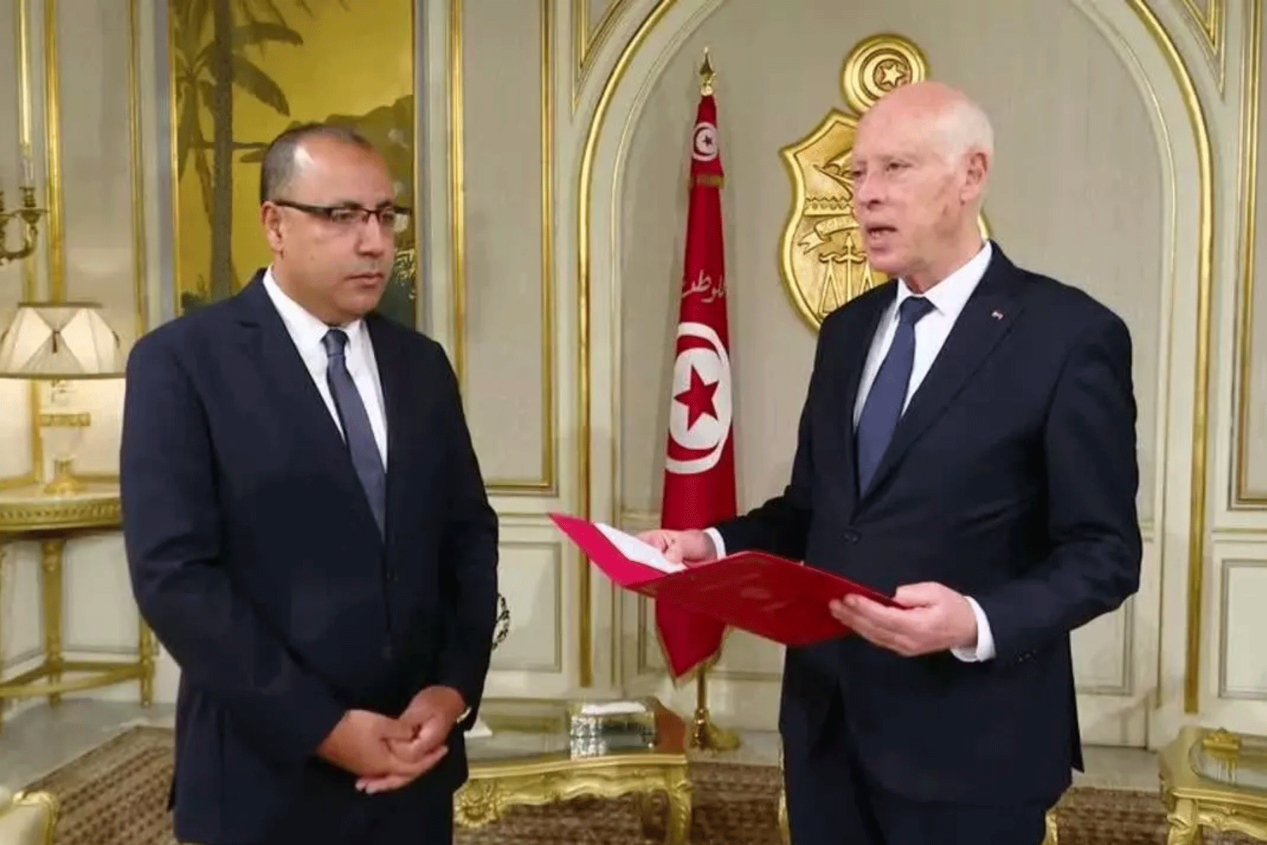 الرئيس قيس سعيد كلف السبت وزير الداخلية هشام المشيشي بتشكيل حكومة جديدة